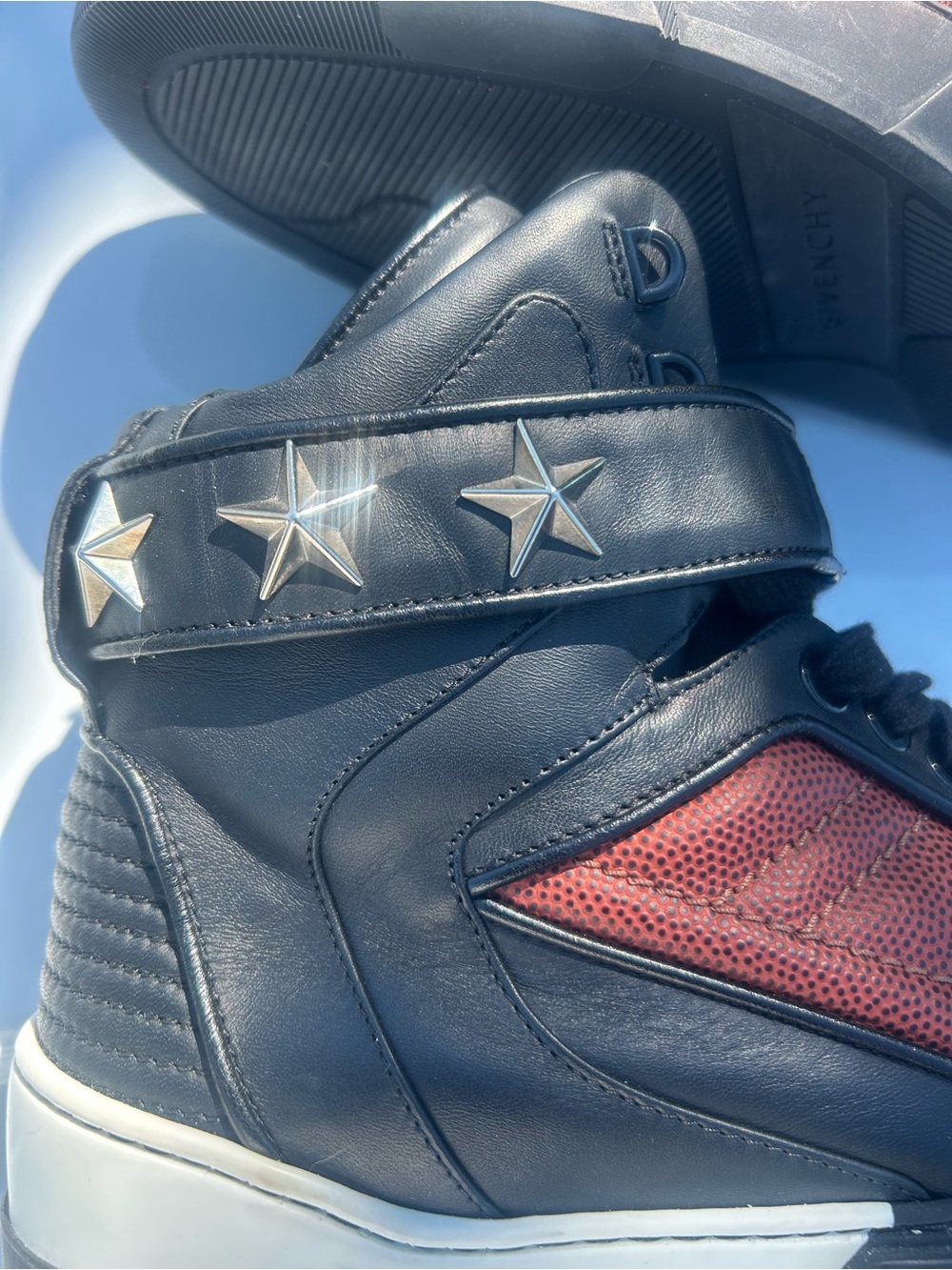 Givenchy Black & Red High-Top Sneakers with Star Strap - Picture 4 of 7